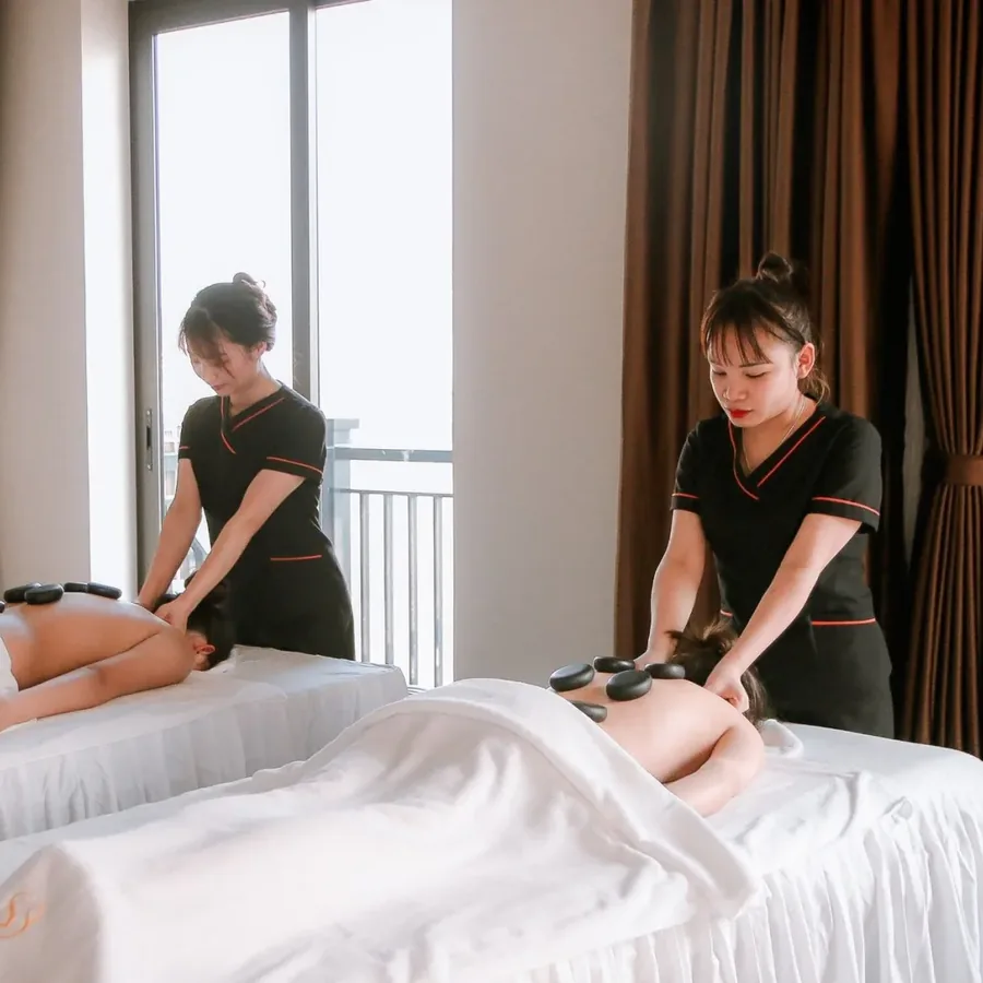 Kệ mỹ phẩm và nến thơm